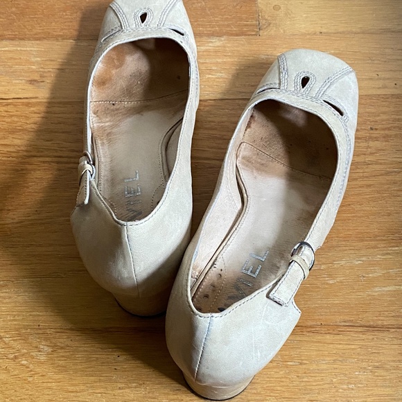 Cream Biviel retro pumps - Picture 2 of 9